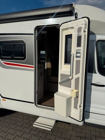Semi-integrated camper BÜRSTNER Lineo T 690 G Solar, Lithium, SAT+TV, Automatik