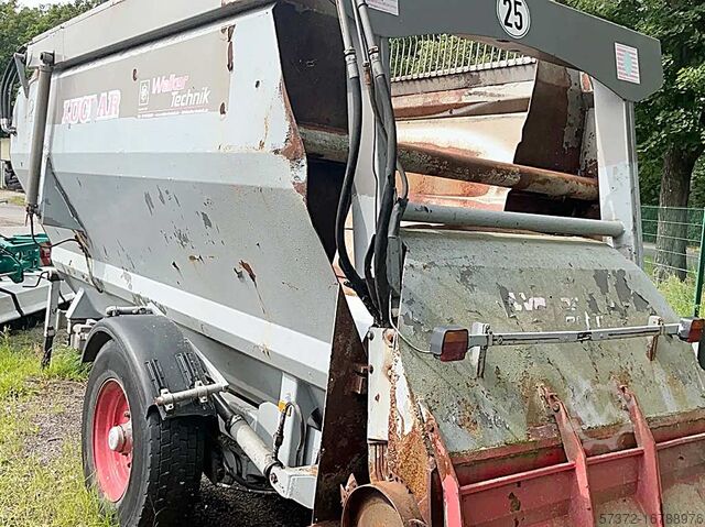 Feed Mixer Wagon Walker Merkur 12