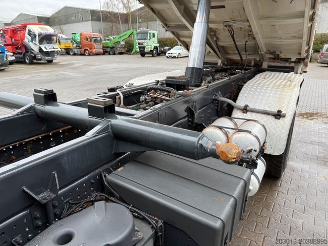 Kipper LKW IVECO Tracker AD380T50 6x4 KH Kipper Bordmatik