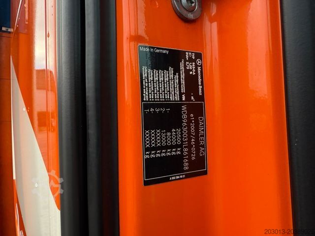 LKW mit Pritsche & Plane MERCEDES-BENZ Actros 4x2 Pritsche Plane Laderampe + Anhänger