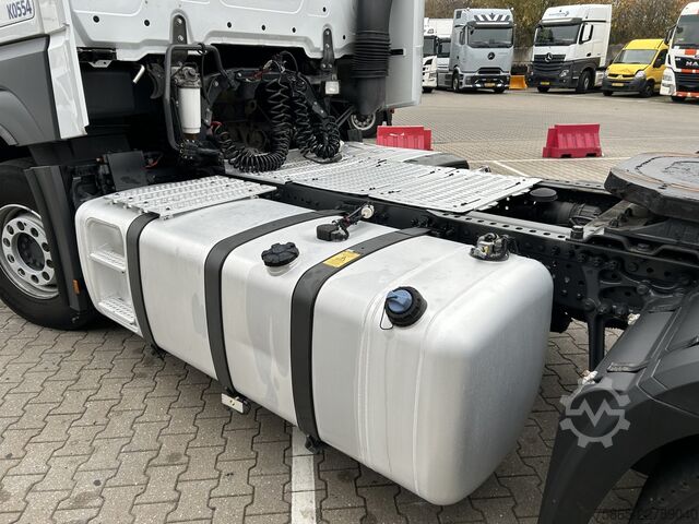 Standard tractor Mercedes-Benz Actros 1845 Gigaspace / Tacho V2 / 371 dkm / Bl...