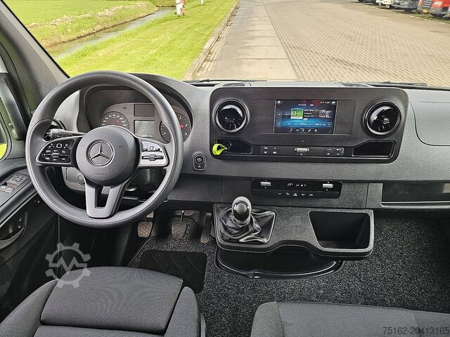 High-roof van MERCEDES-BENZ SPRINTER 317 L2H2 Mbux Navi RWD!
