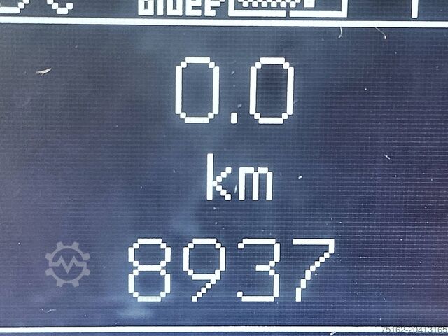 High-roof van MERCEDES-BENZ SPRINTER 317 L2H2 Mbux Navi RWD!