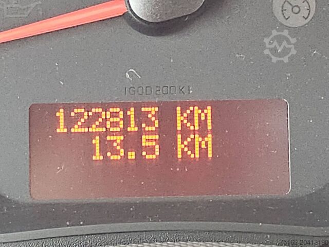 High-roof van RENAULT MASTER 2.3 L2H2 Navi Trekhaak!