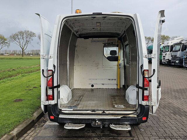 Hochdachkombi RENAULT MASTER 2.3 L2H2 Navi Trekhaak!