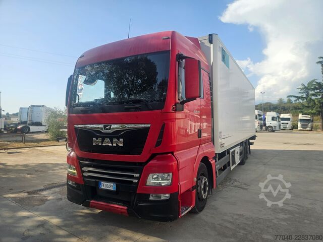 Refrigerated truck MAN TGX 26.460 XLX