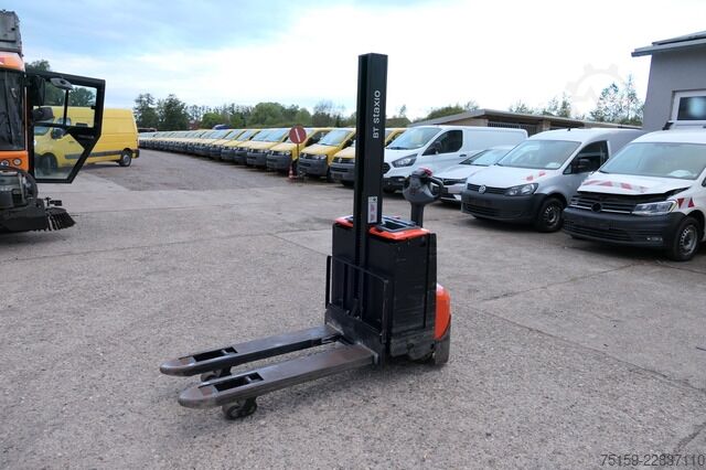 Hochhubwagen bt SWE 080L