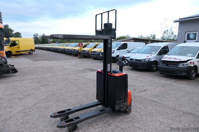 Hochhubwagen bt SWE 080L