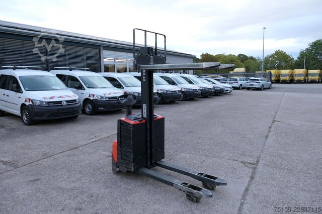 Hochhubwagen bt SWE 080L
