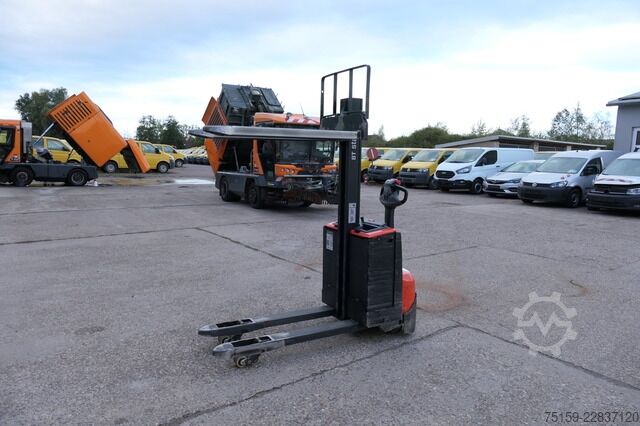 Manual stacker bt SWE 080L Batterie 05/2022