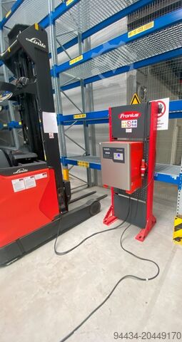 Schubmaststapler Linde R14-01