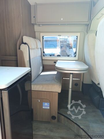 Wohnmobil Peugeot Boxer Carado CV600 del 2024 | Manuale | Completamente equipaggiato