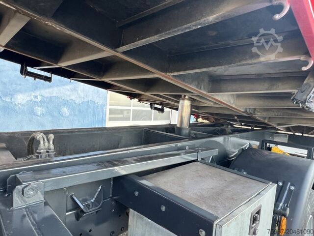 Dreiseitenkipper mit Kran Iveco Eurocargo 140e25