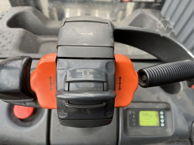 Fahrerstandstapler Linde D14SP