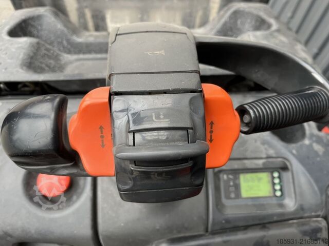 Fahrerstandstapler Linde D14SP