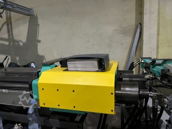 Injection molding machine Arburg 420C 1300-675