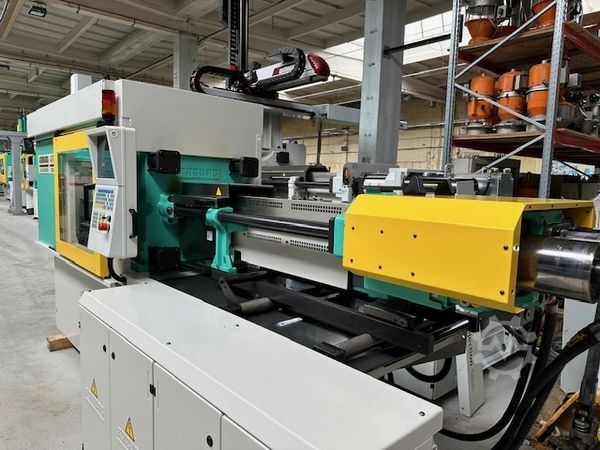 Injection molding machine Arburg 470C 1500-675
