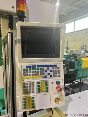 Injection molding machine  