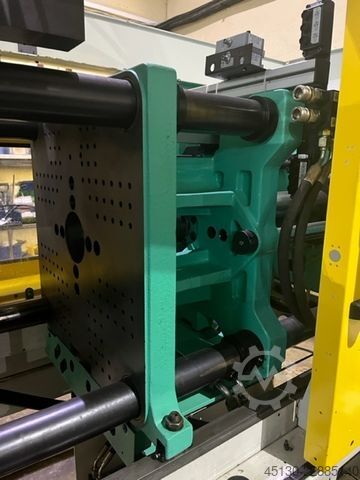 Injection molding machine  