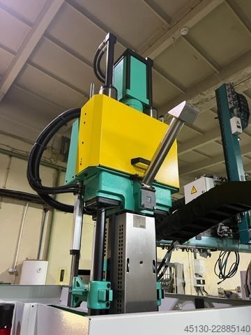 Injection molding machine  