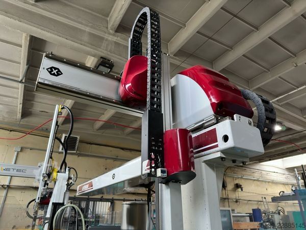Injection molding machine Arburg 470C 1500-400