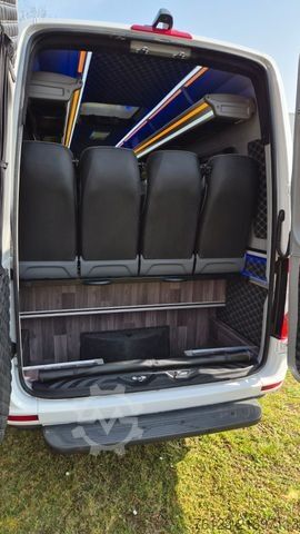 Kleinbus MERCEDES-BENZ 519  Allrad 4 x 4 Lagerfahrzeug Stock 20 Sitzer
