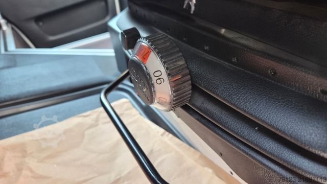 Kleinbus MERCEDES-BENZ 519  Allrad 4 x 4 Lagerfahrzeug Stock 20 Sitzer