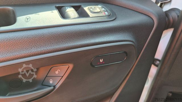 Kleinbus MERCEDES-BENZ 519  Allrad 4 x 4 Lagerfahrzeug Stock 20 Sitzer