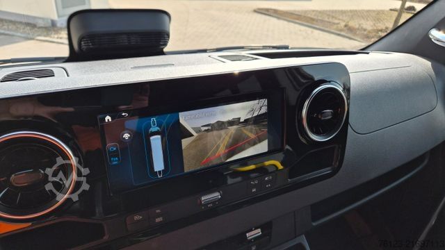 Kleinbus MERCEDES-BENZ 519  Allrad 4 x 4 Lagerfahrzeug Stock 20 Sitzer