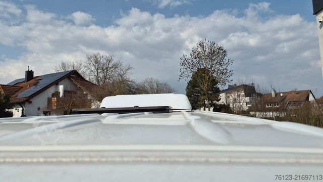 Kleinbus MERCEDES-BENZ 519  Allrad 4 x 4 Lagerfahrzeug Stock 20 Sitzer