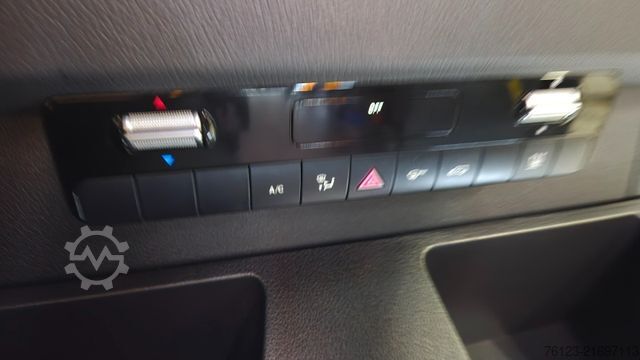 Kleinbus MERCEDES-BENZ 519  Allrad 4 x 4 Lagerfahrzeug Stock 20 Sitzer