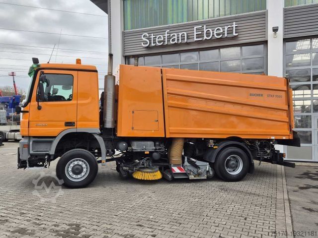 Kehrmaschine MERCEDES-BENZ Actros 2032 A 4x4 Bucher STKF 9500 Airport 30x