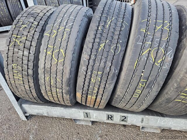 Chassis GOODYEAR 11 R 22.5  TRAILER TIRE.
