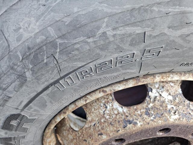 Chassis GOODYEAR 11 R 22.5 TRAILER TIRE.