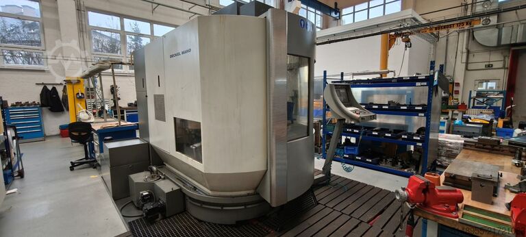 Universal 5-axis machining center Deckel Maho DMU 60T