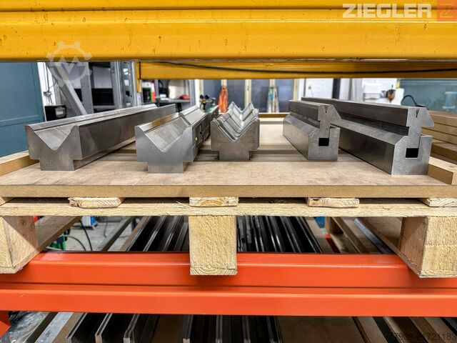 Hydraulische CNC-Abkantpresse DENER XF 30125