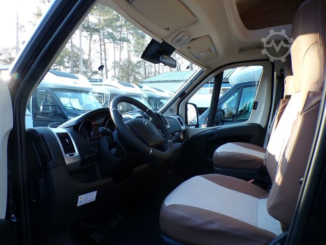 Teilintegriertes Wohnmobil BÜRSTNER Limited T IT 727 G Hubbett, SAT, Markise