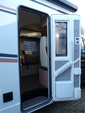 Teilintegriertes Wohnmobil BÜRSTNER Limited T IT 727 G Hubbett, SAT, Markise