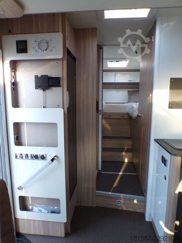 Teilintegriertes Wohnmobil BÜRSTNER Limited T IT 727 G Hubbett, SAT, Markise