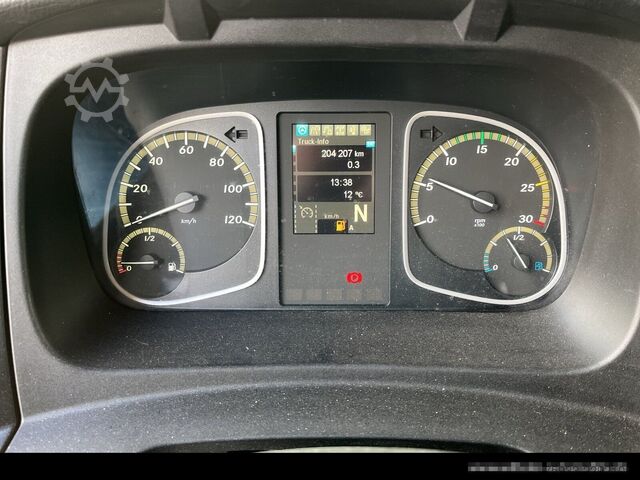 Box truck MERCEDES-BENZ 1224 L Koffer 7,20m* LBW 1,5t*Klima*AutomatikNSW