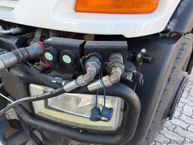 Customized van UNIMOG U400 mit Breining U2000 Bitumenspritze + Besen