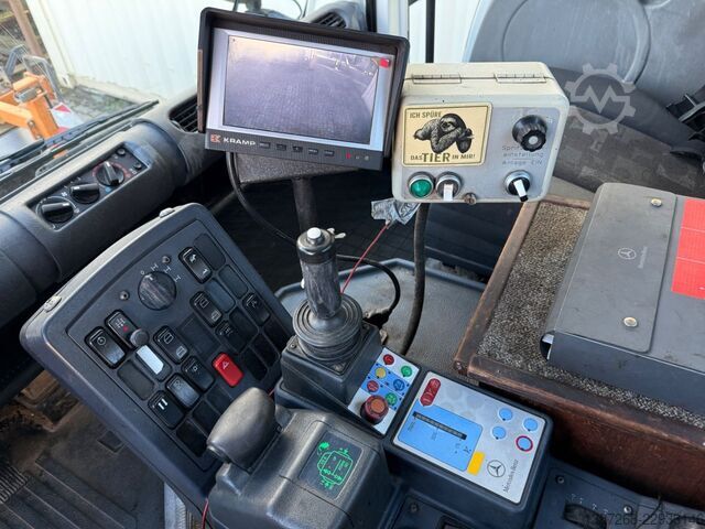Customized van UNIMOG U400 mit Breining U2000 Bitumenspritze + Besen