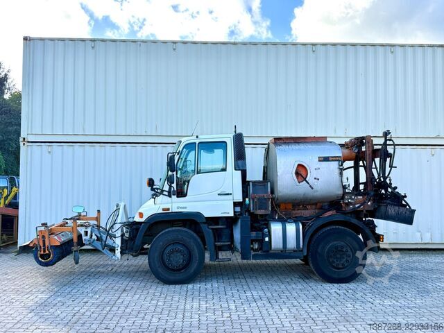 Asphalt mixing plant Unimog U400 mit Bitumspritze Breining + Besen