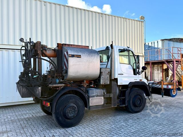 Asphalt mixing plant Unimog U400 mit Bitumspritze Breining + Besen