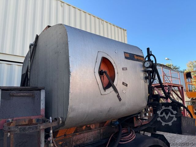 Asphalt mixing plant Unimog U400 mit Bitumspritze Breining + Besen