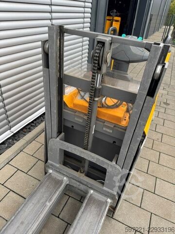 Pallet Stackers Jungheinrich ERD 220 Lithium