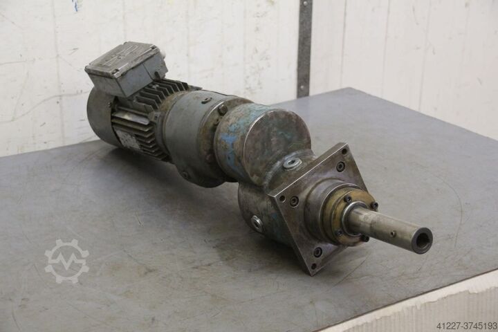 Geared motor 0.75 kW 304 rpm SEW Eurodrive RF40A