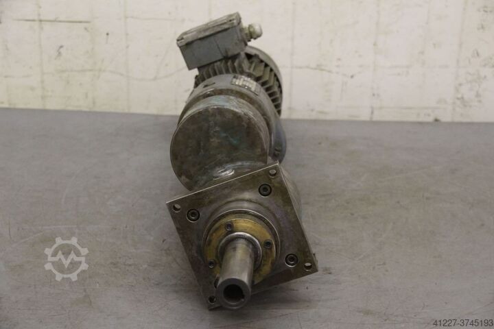 Geared motor 0.75 kW 304 rpm SEW Eurodrive RF40A