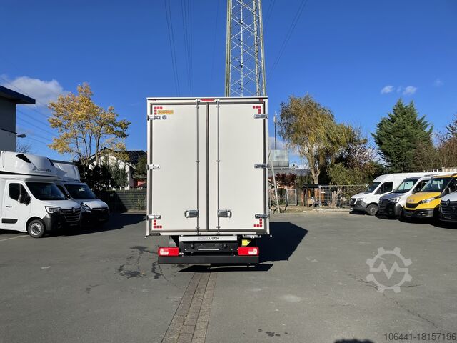 Transporter mit Koffer VW Crafter Möbelkoffer
