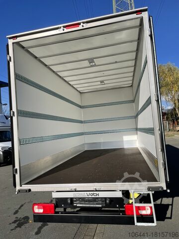 Transporter with suitcase VW Crafter Möbelkoffer